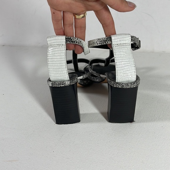 Black and white Vince Camuto block heel sandals - Picture 2 of 6